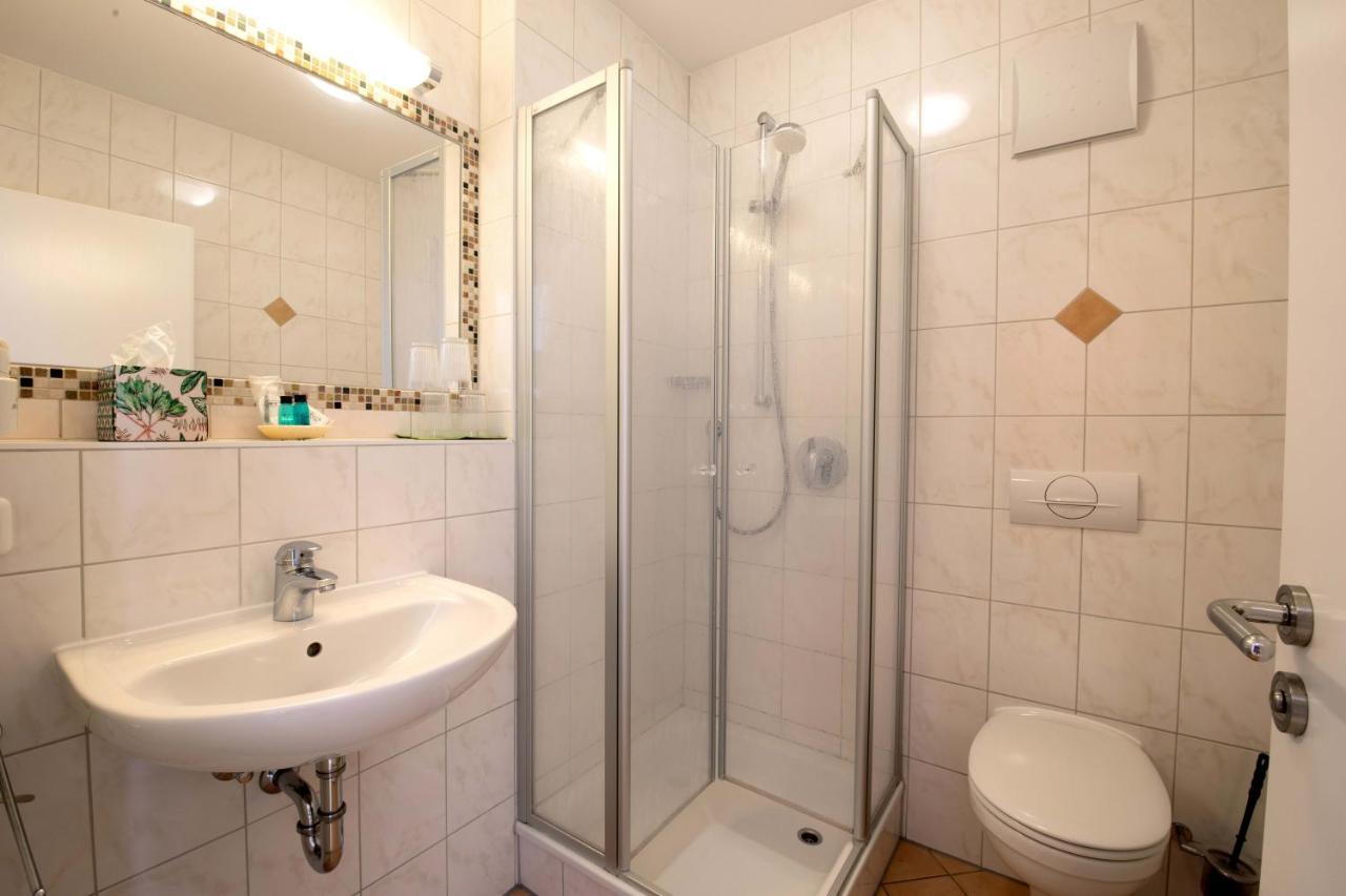 Gasthaus Hotel Ostermeier Attenkirchen Exteriör bild