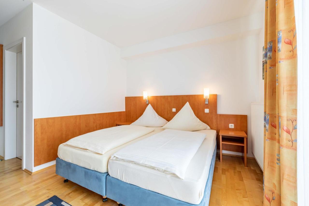 Gasthaus Hotel Ostermeier Attenkirchen Exteriör bild