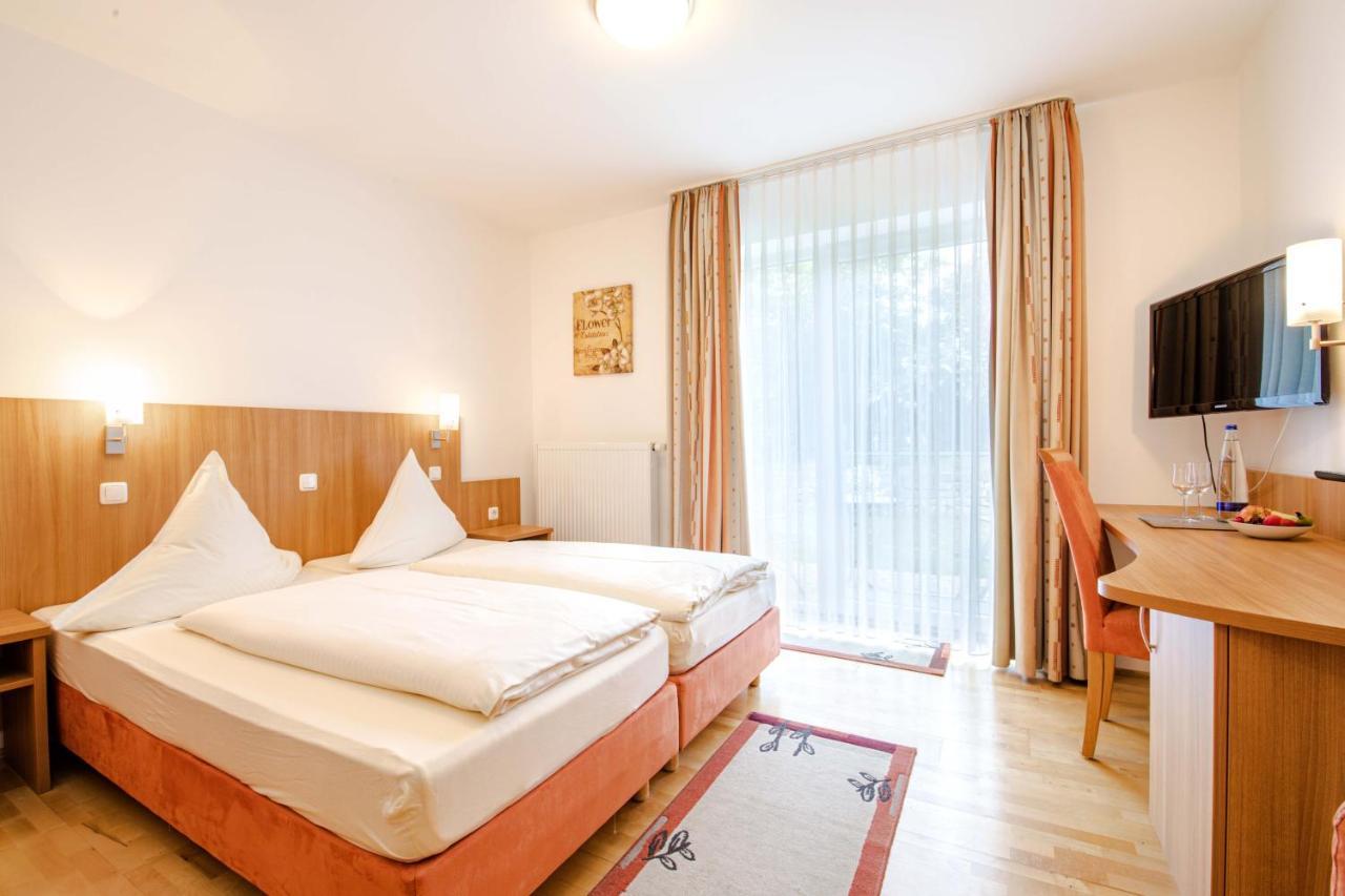 Gasthaus Hotel Ostermeier Attenkirchen Exteriör bild