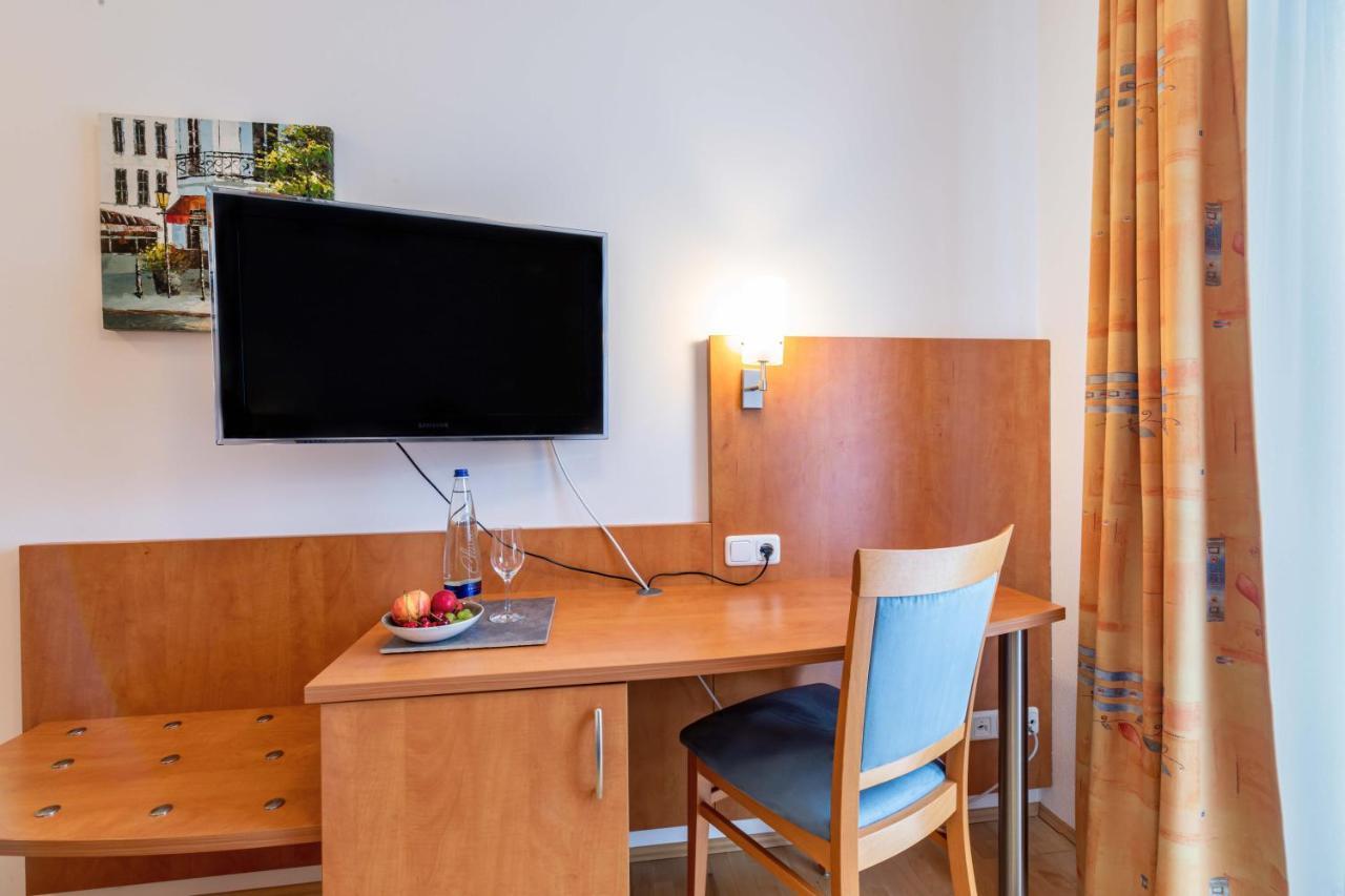 Gasthaus Hotel Ostermeier Attenkirchen Exteriör bild