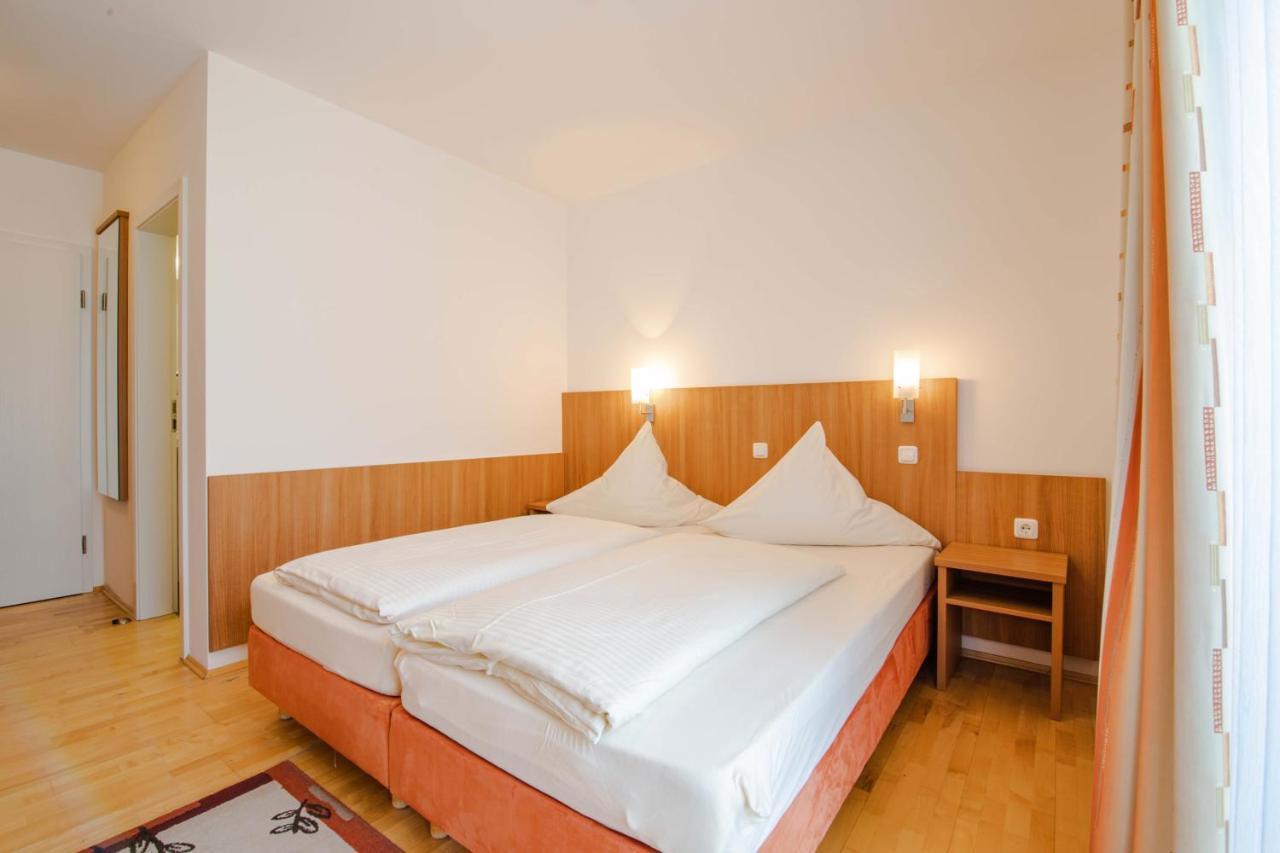 Gasthaus Hotel Ostermeier Attenkirchen Exteriör bild