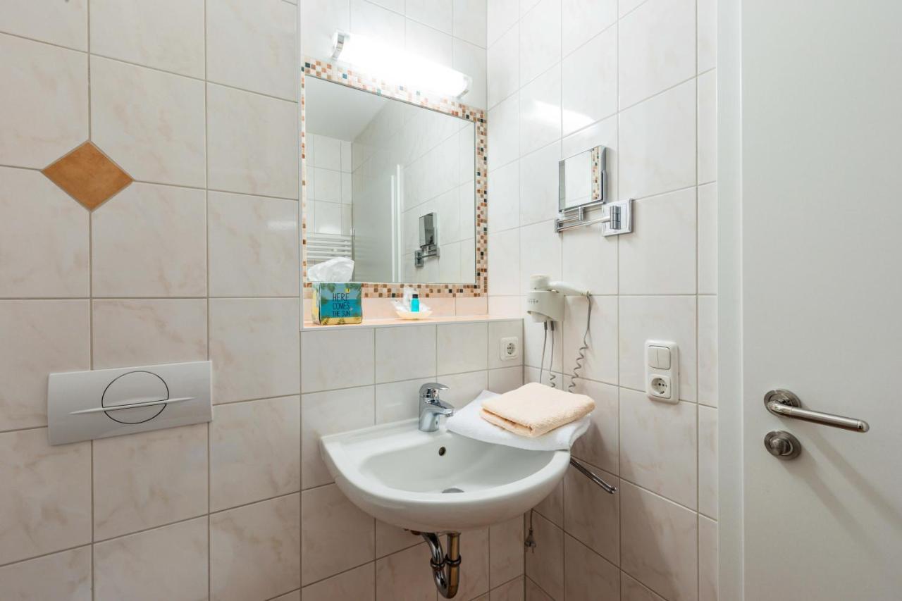 Gasthaus Hotel Ostermeier Attenkirchen Exteriör bild