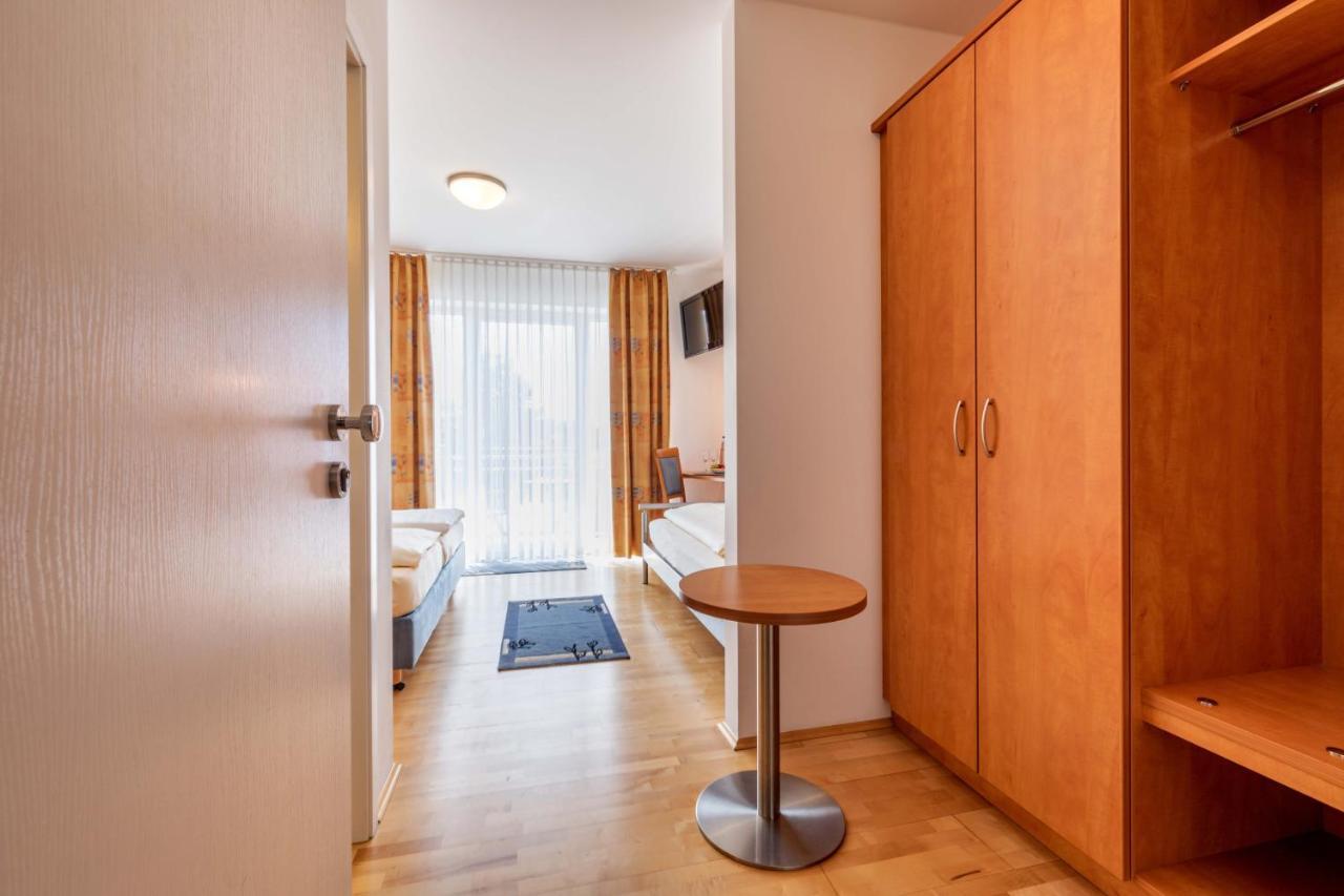 Gasthaus Hotel Ostermeier Attenkirchen Exteriör bild